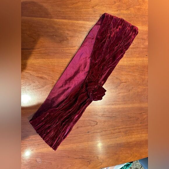 Vintage Red crushed velvet dress with shrug with rose detail - Picture 2 of 7